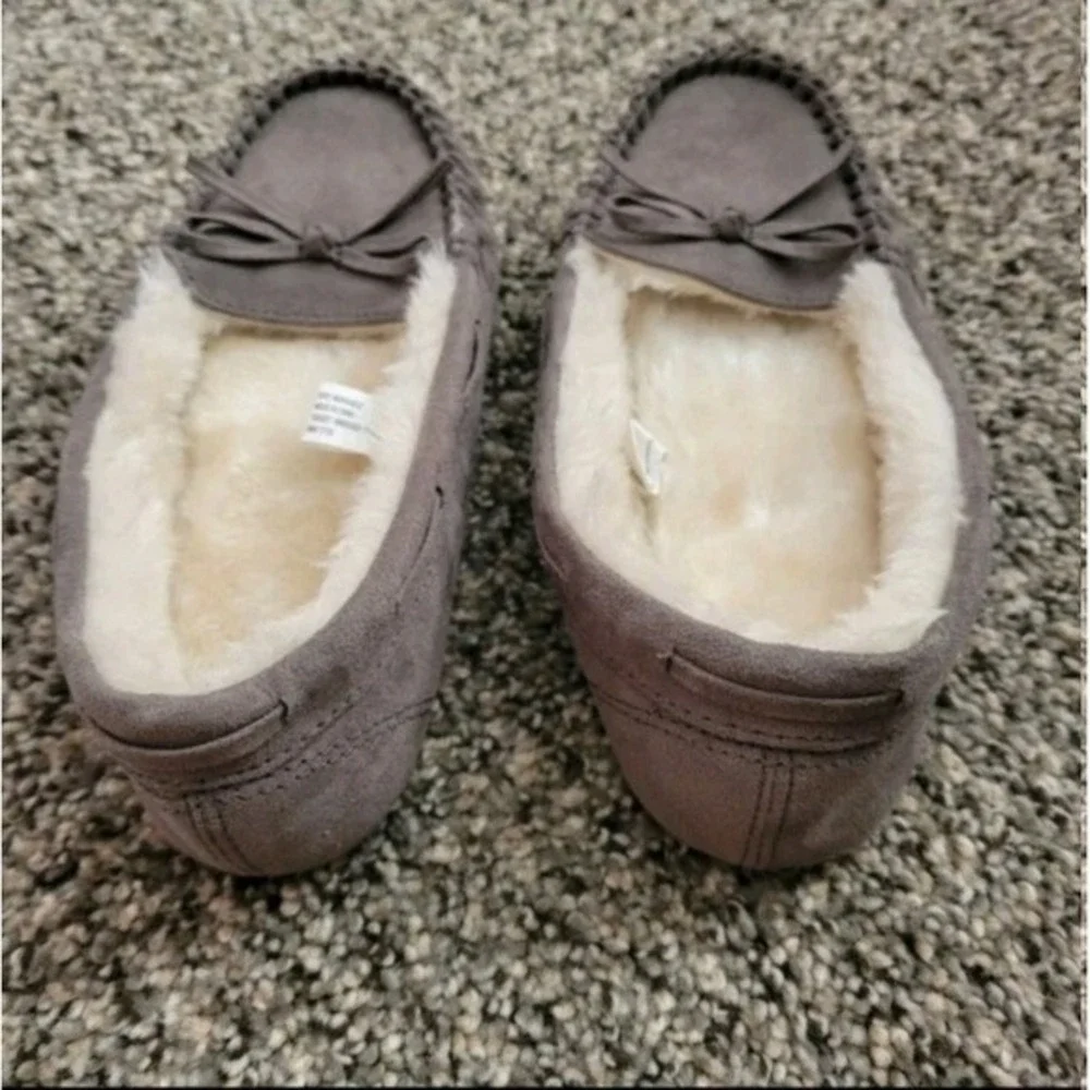 Youth Girls Faux Suede Moccasin Slippers Gray Size 7 Faux Fur Lined Cozy Comfort